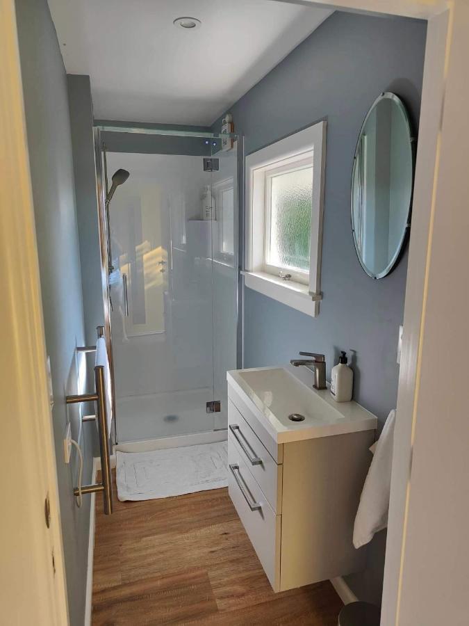 Fully Renovated Hillside Apartment Close To City クライストチャーチ エクステリア 写真